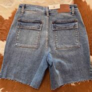 Sammy-Mid Rise Bermudas With Back Flap Pockets