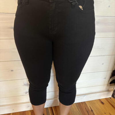 Mid Rise Skinny Capri Black