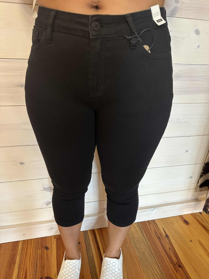 Mid Rise Skinny Capri Black