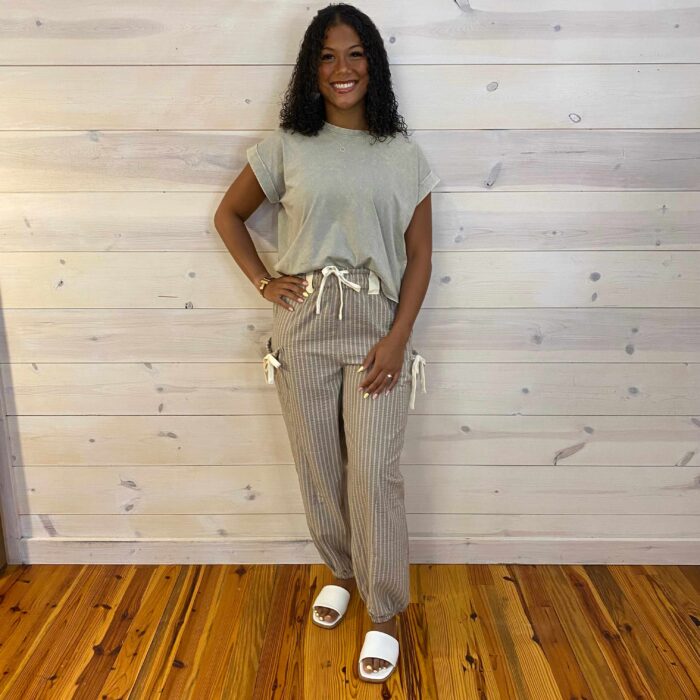 Bow Detail Stripe Textured Woven Pants With Front Pockets